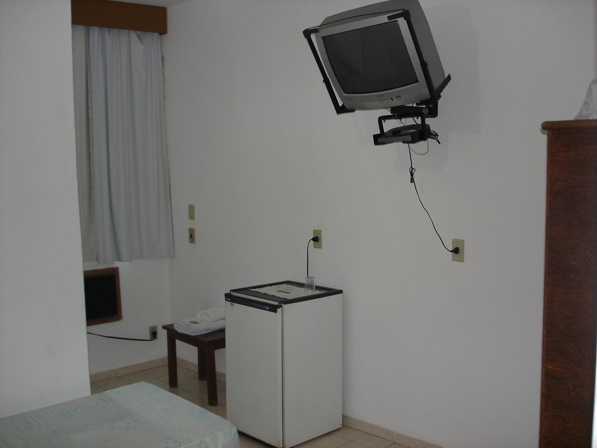 Delmus Hotel Conselheiro Pena Extérieur photo