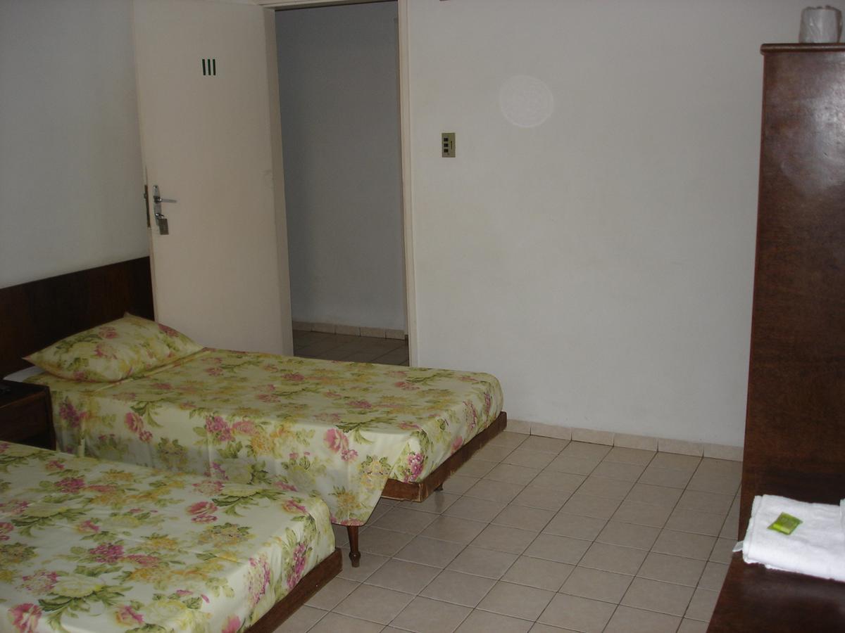 Delmus Hotel Conselheiro Pena Chambre photo